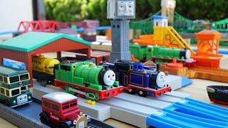 Thomas the Tank Engine Ultimate Set  Cranky & Big Town