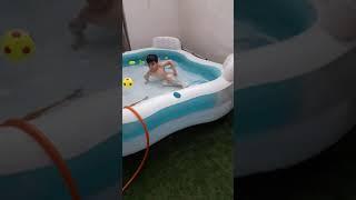 Alejandro piscina hinchable patio (creo que 2018)