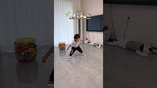 #跳皮筋 锻炼孩子身体协调性，让孩子感受童年的乐趣#感统训练 #儿童运动 #亲子互动 #跳皮筋回忆童年