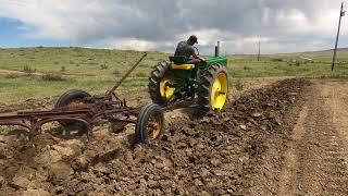 Testing John Deere B with 3 Bottom Plow - Tractor Science