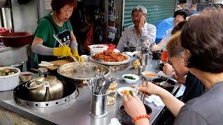 무한리필이 뭐꼬?! 정 많은 자갈치 아지매 5000원 선지국밥 / Soup made by grandma for just $4 at market / Korean street food