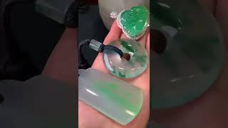 翡翠吊坠，猜猜这三个哪个最贵？ #翡翠 #jade #jadeite #缅甸翡翠 #翡翠直播 #翡翠吊坠 #jewellery @jadelive6688