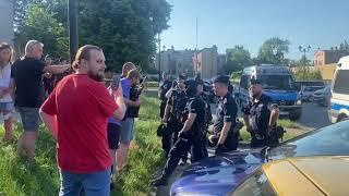 Użyto gazu łzawiącego. Interwencja policji po wizycie Jarosława Kaczyńskiego w Inowrocławiu