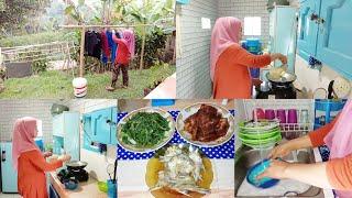 KESEHARIAN IBU RUMAH TANGGA DESA DIRUMAH SEDERHANA || BeRes beres || masak menu rumahan