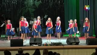 Естрадний хор "Кольорові ноти" - Килим з маків