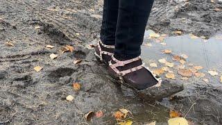 Messy shoes, dirty shoes, crush shoes, abuse shoes, muddy shoes, high heeled shoes, girl in mud