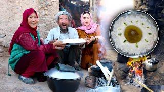 Old Lovers Cook Village-Style Rice and Invite You to Taste. #food #villagelife #village #video