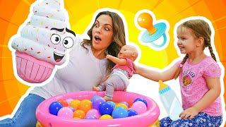 Maya & Lina the baby doll! Baby born dolls videos & Kids pretend play with baby dolls & feeding toys