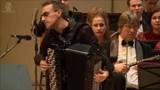 Félicien Brut plays solo French waltzes in Tchaikovsky Concert Hall of Moscow