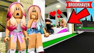 DESCOBRI que MINHA MÃE está NAMORANDO ESCONDIDO! | Historinhas Brookhaven Roblox