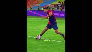 Ronaldinho still doing Ronaldinho things 🪄