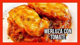 MERLUZA EN SALSA DE TOMATE con pimiento y cebolla