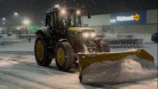 PLOWING SNOW WITH JOHN DEERE TRACTOR AND WING PLOW!