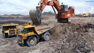 Hitachi EX2500 Loading Komatsu HD785