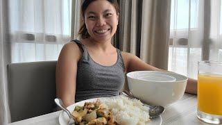 Live! Eating lunch in Quarantine Hotel Room in Pattaya Thailand 