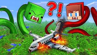 Mikey and JJ SNAKES Attacked The Plane in Minecraft (Maizen)