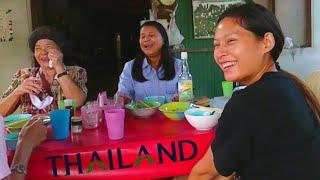 The Happiest Village In Thailand ? learning to speak Thai (badly) with locals !