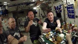 Come si alimentano gli astronauti? - Superquark 26/06/2019