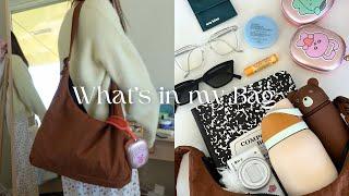what's in my everyday bag for college ^･·̫･̥ฅ...*ﾟ