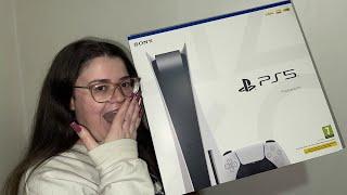 I Bought My Girlfriend A PlayStation®5