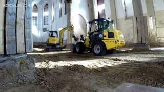 Baggern in der Kirche