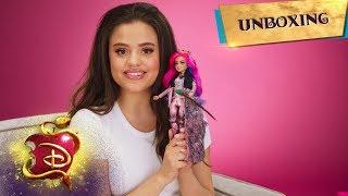 Deluxe Queen of Mean Doll! | Unboxing with Sarah Jeffery Part 2  | Descendants 3