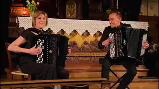 Félicien Brut et Nathalie Boucheix, duo d'accordéons impromptu, Indifférence et La Foule