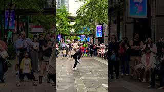 Amazing street juggling performance!