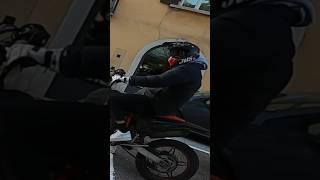 Quando incontri un bro per strada…  #apriliars660 #motovlog #motovlogitalia #trento #motovlogger