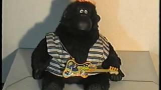 Gorilla sings "Macarena" - BEST!!!