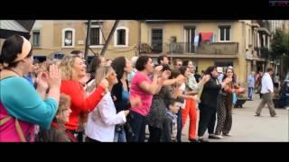 Flashmob Happy Barcelona English happy choriste