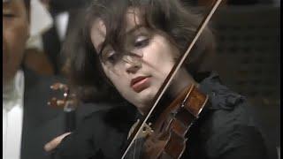 Kopatchinskaja plays Beethoven concerto with Skrowacewski and NHK symphony orchestra.