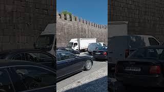 Гимараеш - колыбель португальской нации. Исторический центр. Дорога к старой крепости. #portugal