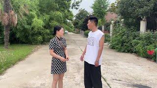 莹莹小朱约定一起去装修公司，路上小朱突然说结婚吧