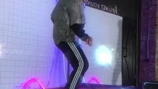 AMI BG DANCER/ H.E.R - Slide