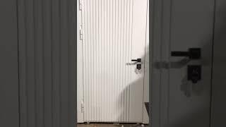Трехконтурная металлическая дверь