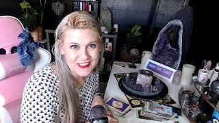 Psychic love tarot card reading today