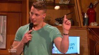 Felix Lobrecht in der Comedy Kneipe | 12.05.2016 -  21:55 bei NITRO und online bei TVNOW