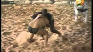 Lutte Sénégalaise - Senegalese Wrestling : Juan VS Daoul Kharé (18/03/11)