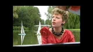 Brigitte Kaandorp - Radiografisch bestuurbare Zeilboot