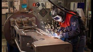 Day of the welder / Welder at work / All day in 13 minutes / Welding