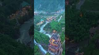 这是一个隐藏在山谷里的清明上河图，你是否愿意携手佳人走进这现实版的仙侠世界？#望仙谷在江西  #望仙谷  #旅行推荐官