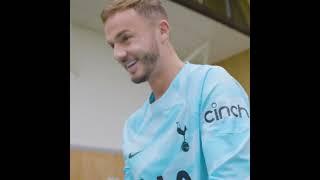 Fraser Forster and James Maddison swapped shirts for the squad photo #how #spurs #maddison