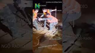 Bộ đội xuyên đêm nối lại cầu phao Phong Châu cho người dân