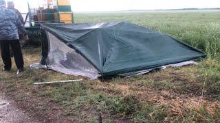 Пасека попала в ураган во время откачки мёда в палатках