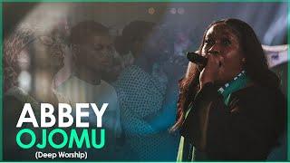 Watch how Abbey Ojomu brought down fire at SheCan Nigeria Praise and Worship Concert