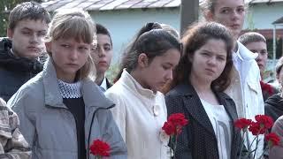 В Снопке Новом на памятнике воинам теперь выгравировано имя Василия Сычева.