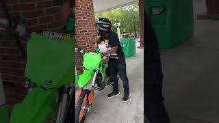 How to mix 2 stroke with Matthew | kx 85 edition️
