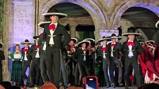 Ballet Folklórico de México en el Castillo de Chapultepec con Navidades en México