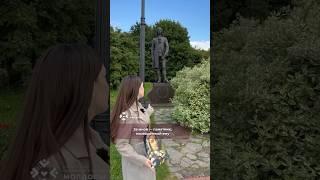 Знают ли жители Москвы, кому посвящен этот памятник в Коломенском парке и кем был Дмитрий Кантемир?